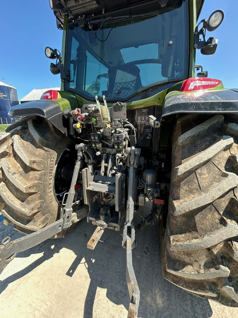 Used Valtra G135 V Tractor for sale